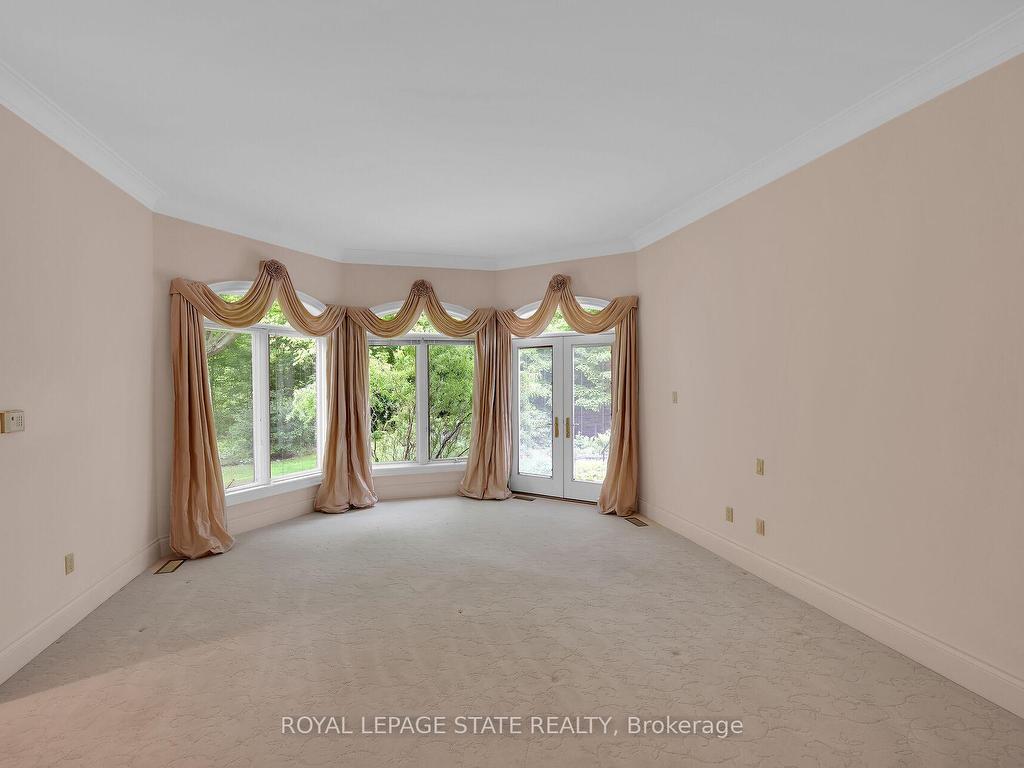 









253


Robina

Road,
Hamilton,




ON
L9G 2L6

