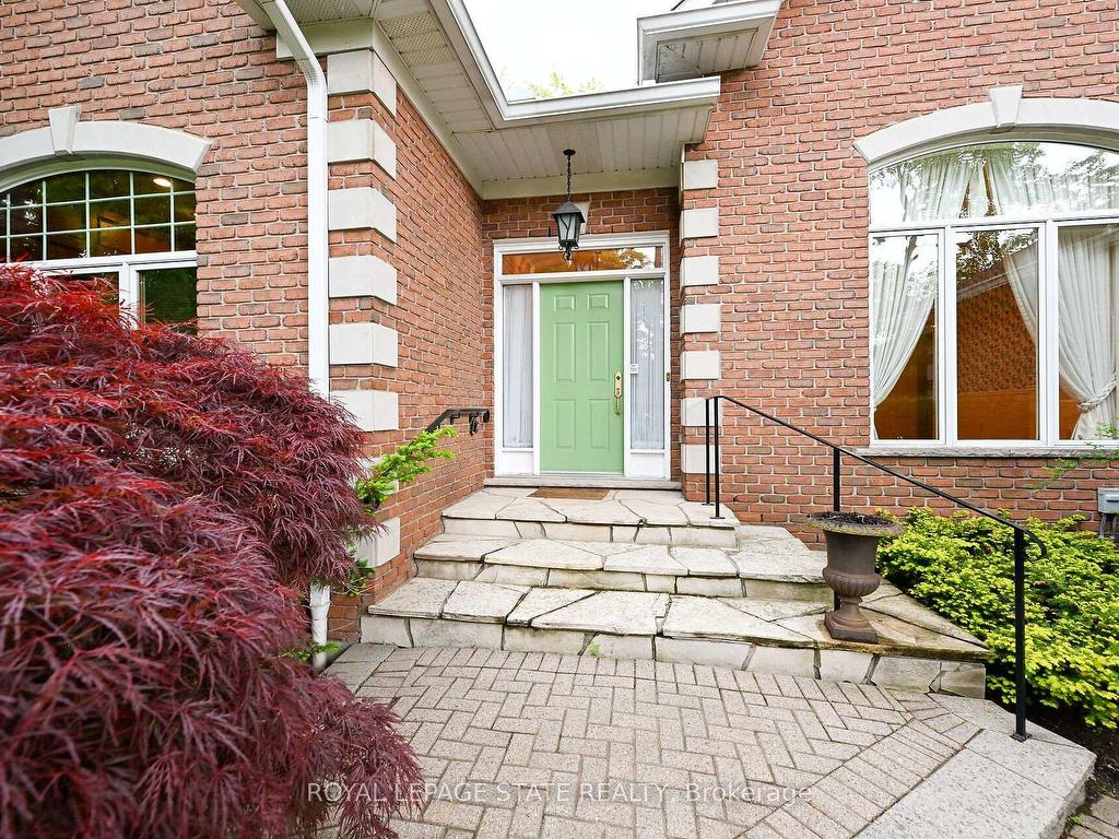 









253


Robina

Road,
Hamilton,




ON
L9G 2L6


