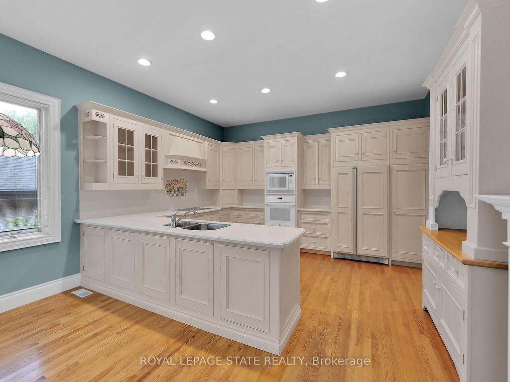 









253


Robina

Road,
Hamilton,




ON
L9G 2L6

