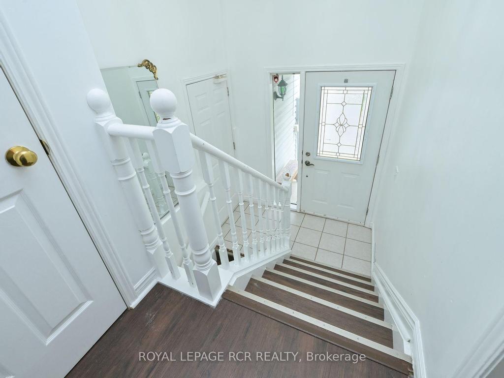 









30


Dyer

Drive,
Wasaga Beach,




ON
L9Z 1E2

