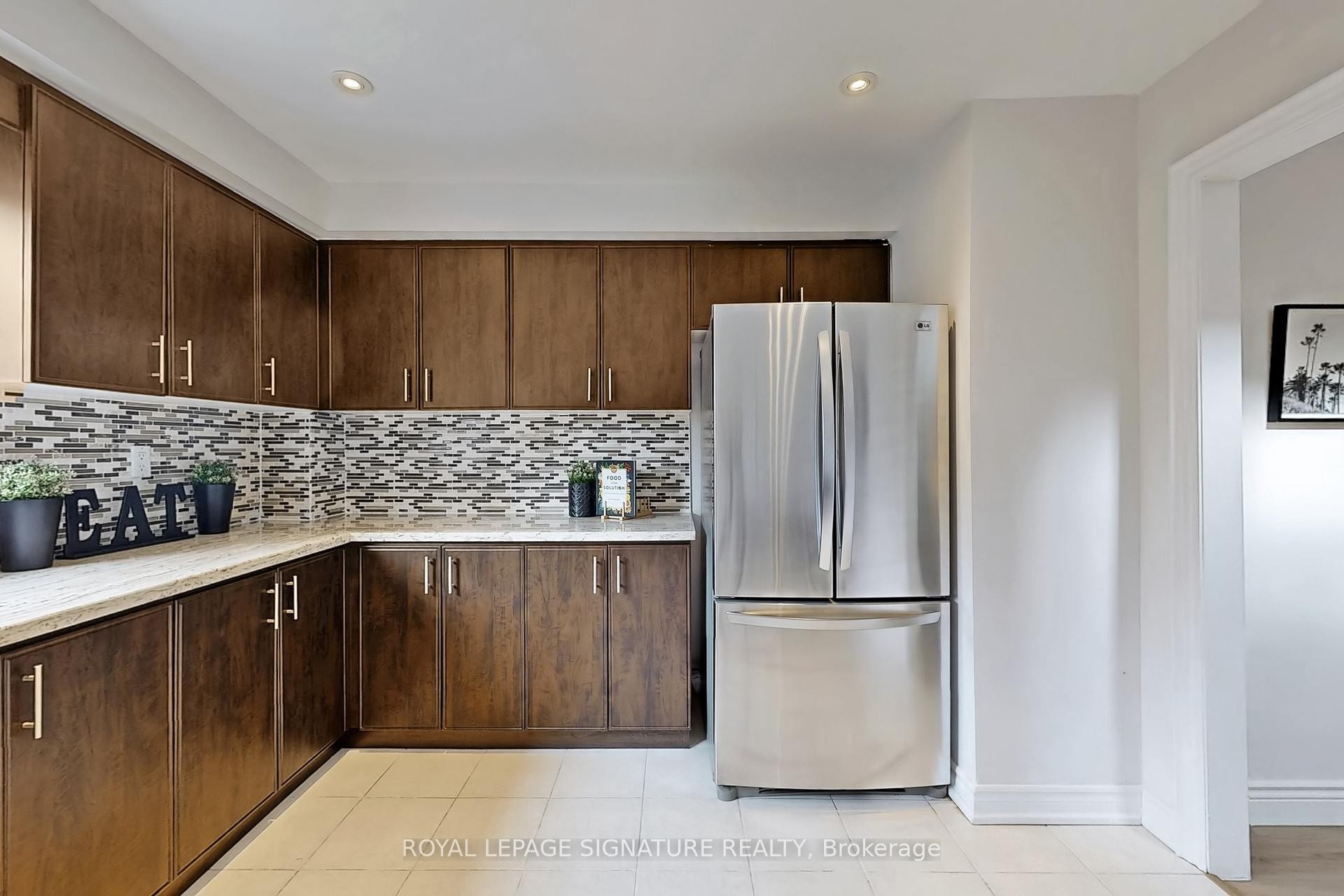 









20


Newport

Avenue,
Toronto,




ON
M1L 1H8


