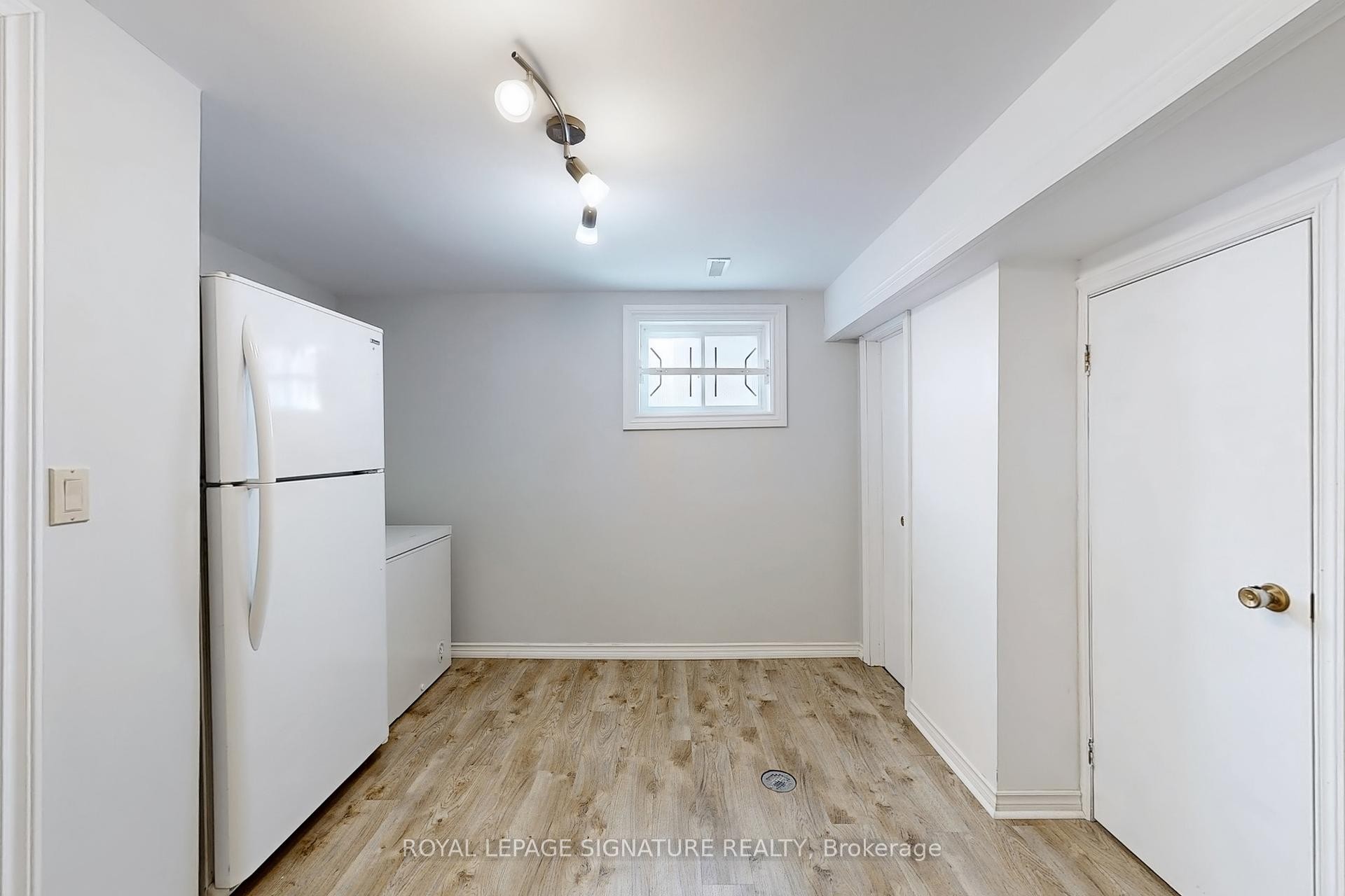 









20


Newport

Avenue,
Toronto,




ON
M1L 1H8

