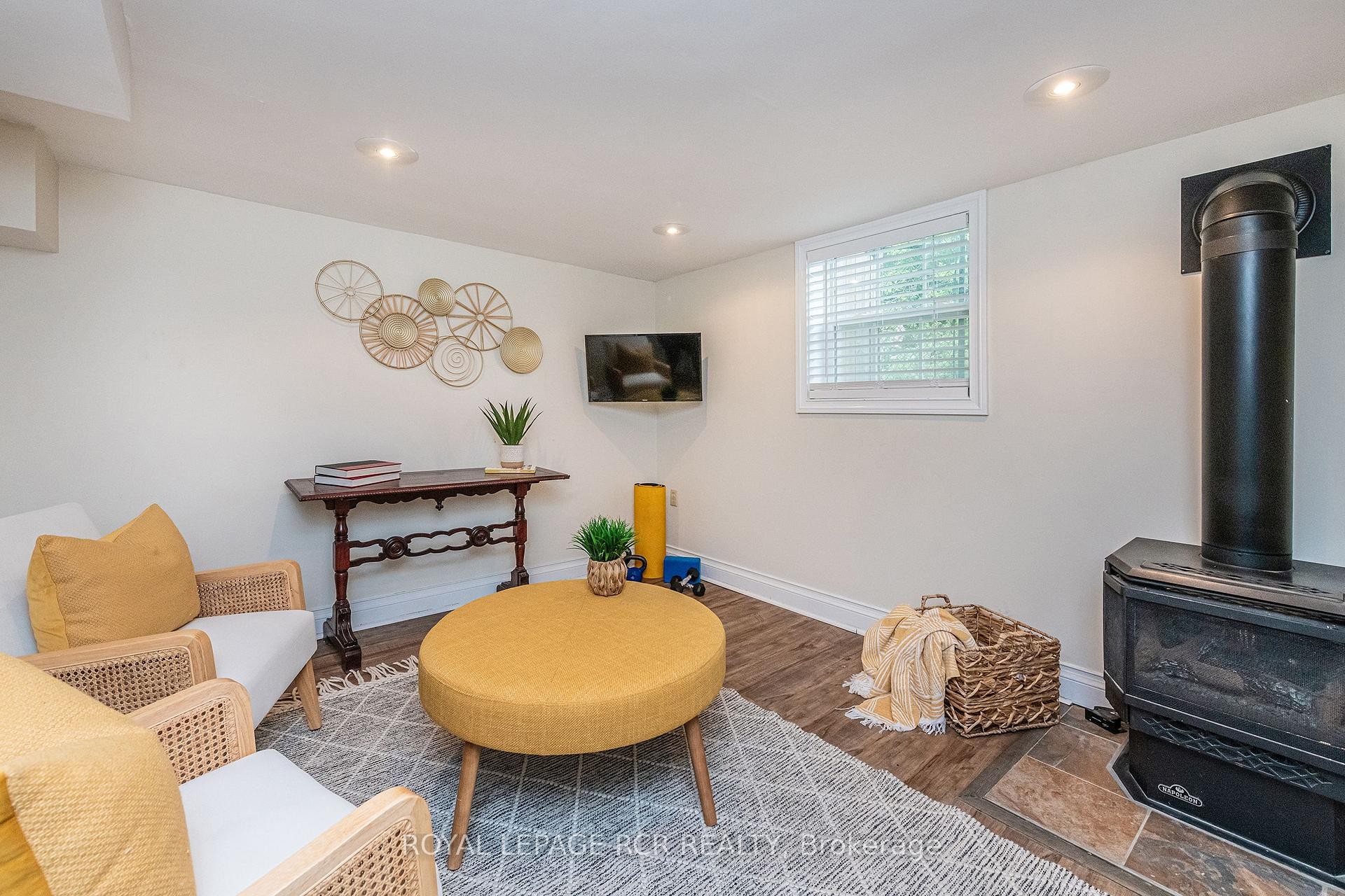 









61


John

Street,
Orangeville,




ON
L9W 2P6


