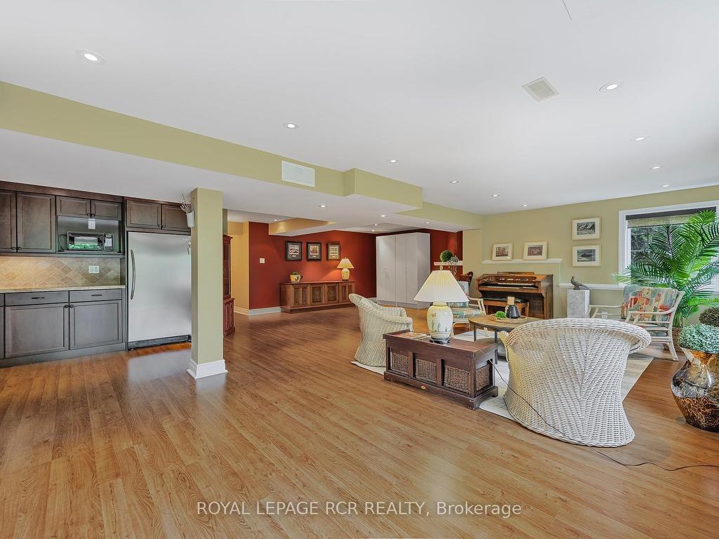 









1


Reddington

Drive, 4,
Caledon,




ON
L7E 4C4

