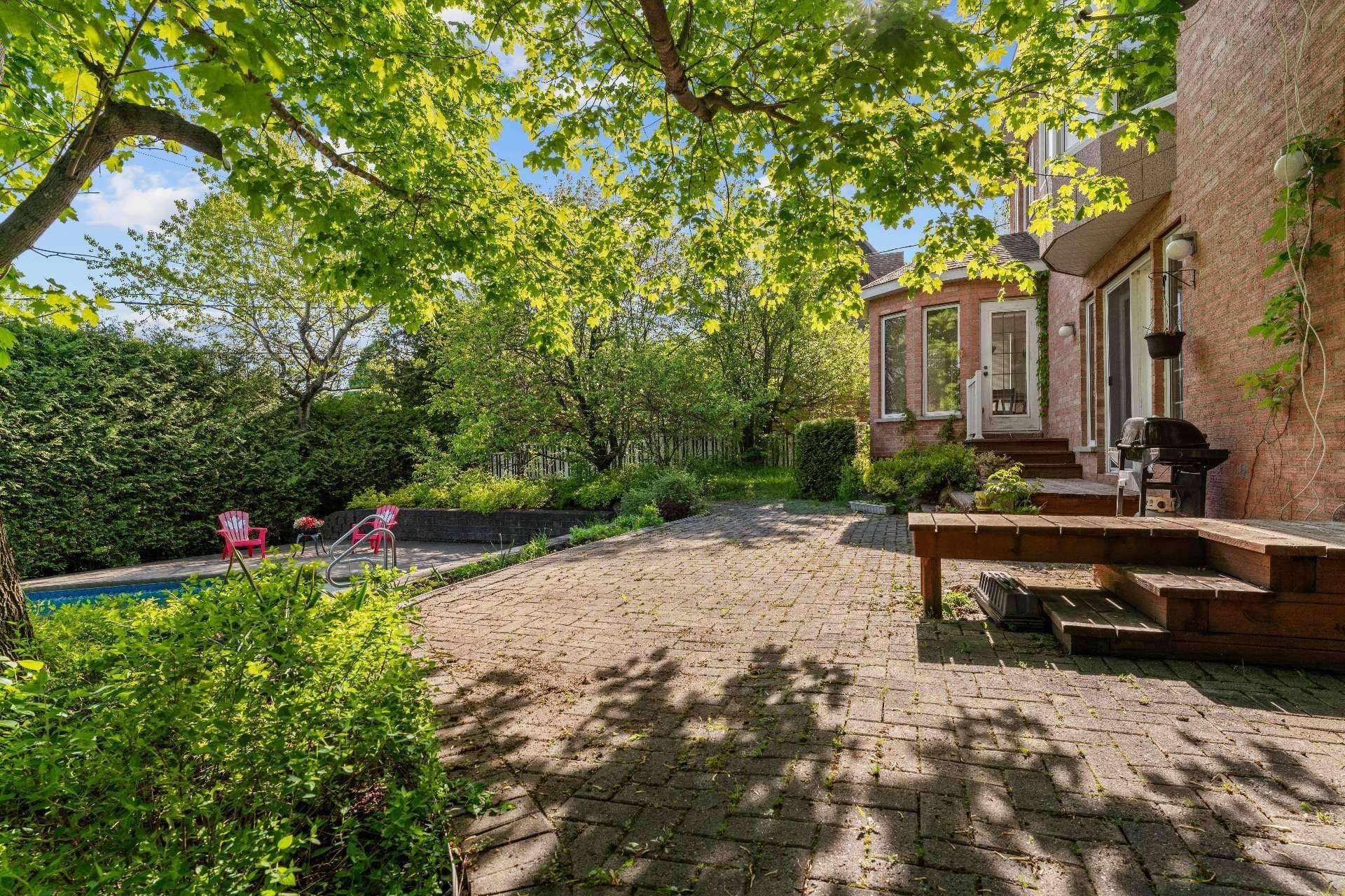 









2040


Rue La Rochefoucauld

,
Sherbrooke (Les Nations),




QC
J1J4H6

