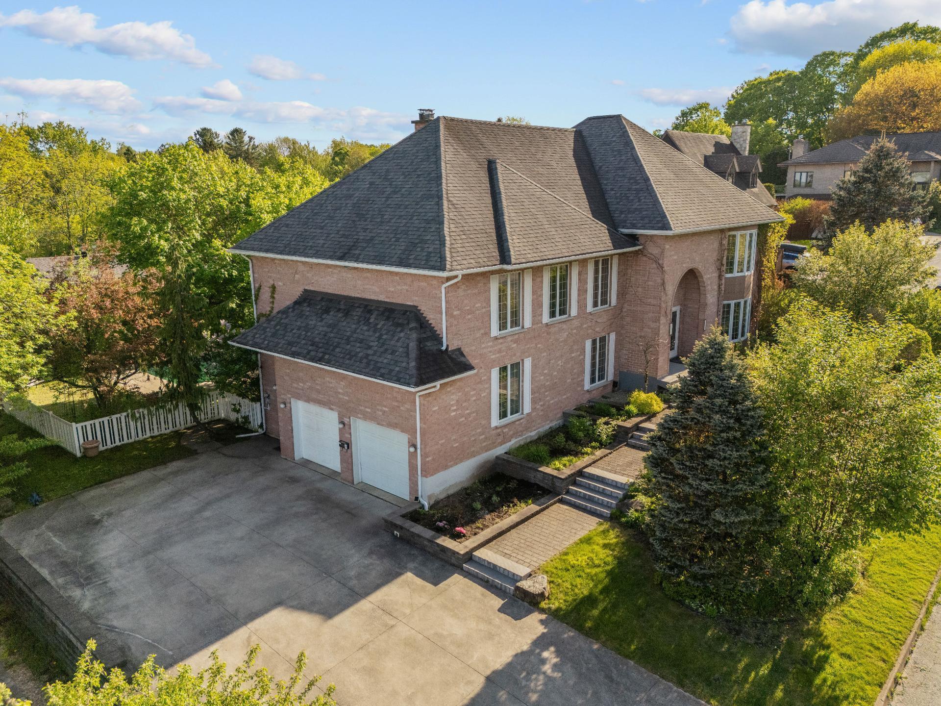









2040


Rue La Rochefoucauld

,
Sherbrooke (Les Nations),




QC
J1J4H6

