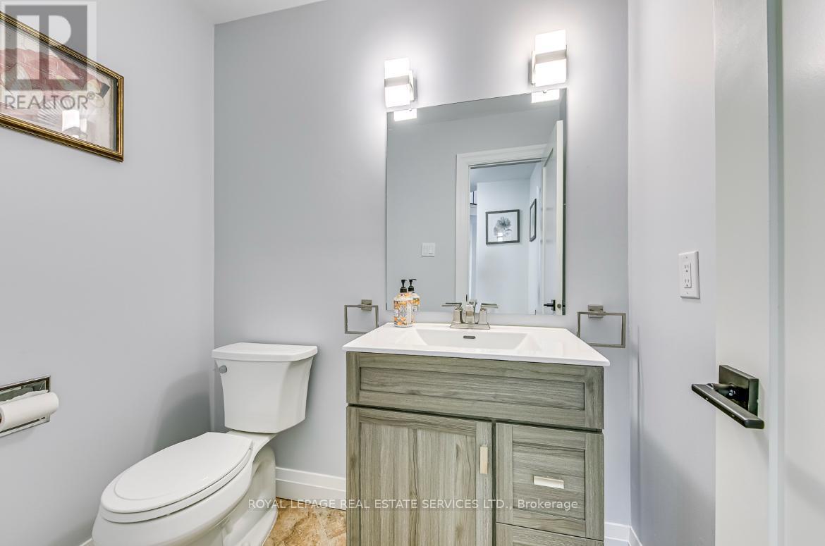 












1097 GRANDEUR CRESCENT

,
Oakville,




Ontario
L6H4B4


