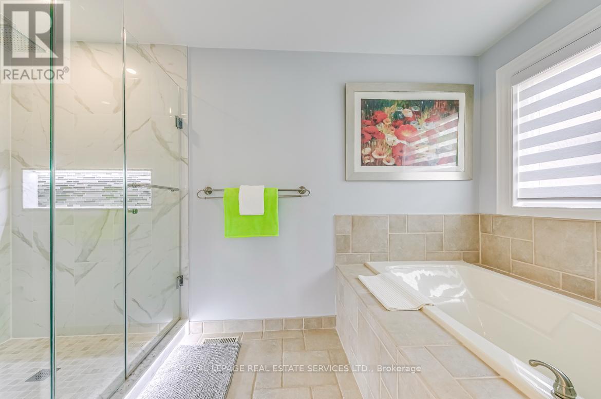 












1097 GRANDEUR CRESCENT

,
Oakville,




Ontario
L6H4B4

