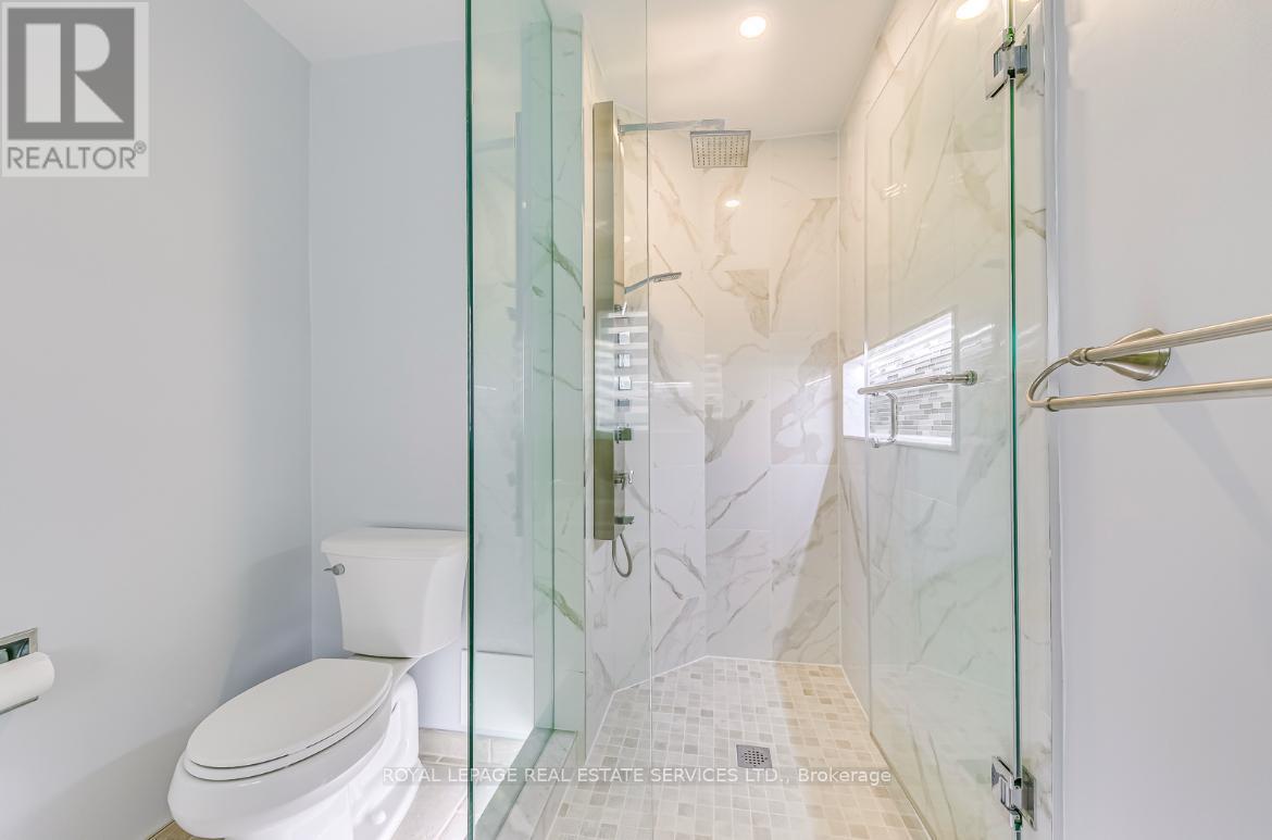 












1097 GRANDEUR CRESCENT

,
Oakville,




Ontario
L6H4B4

