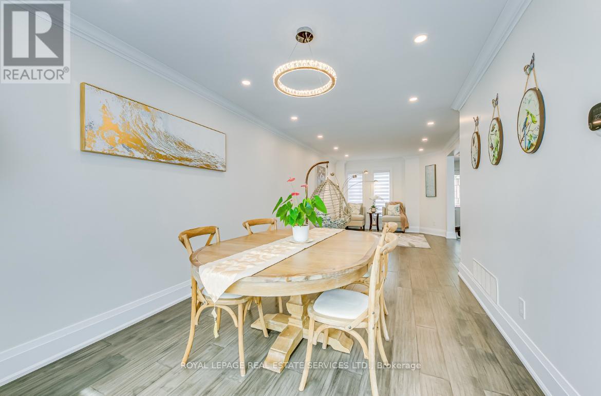 












1097 GRANDEUR CRESCENT

,
Oakville,




Ontario
L6H4B4

