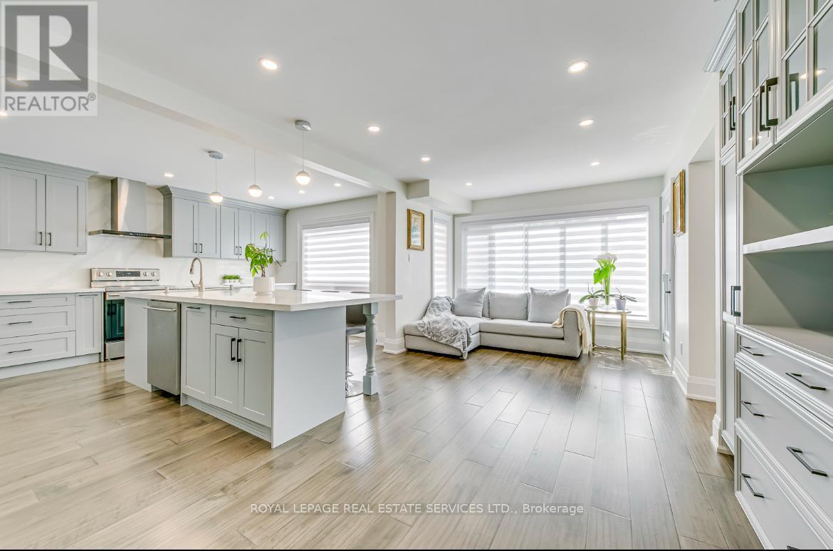












1097 GRANDEUR CRESCENT

,
Oakville,




Ontario
L6H4B4

