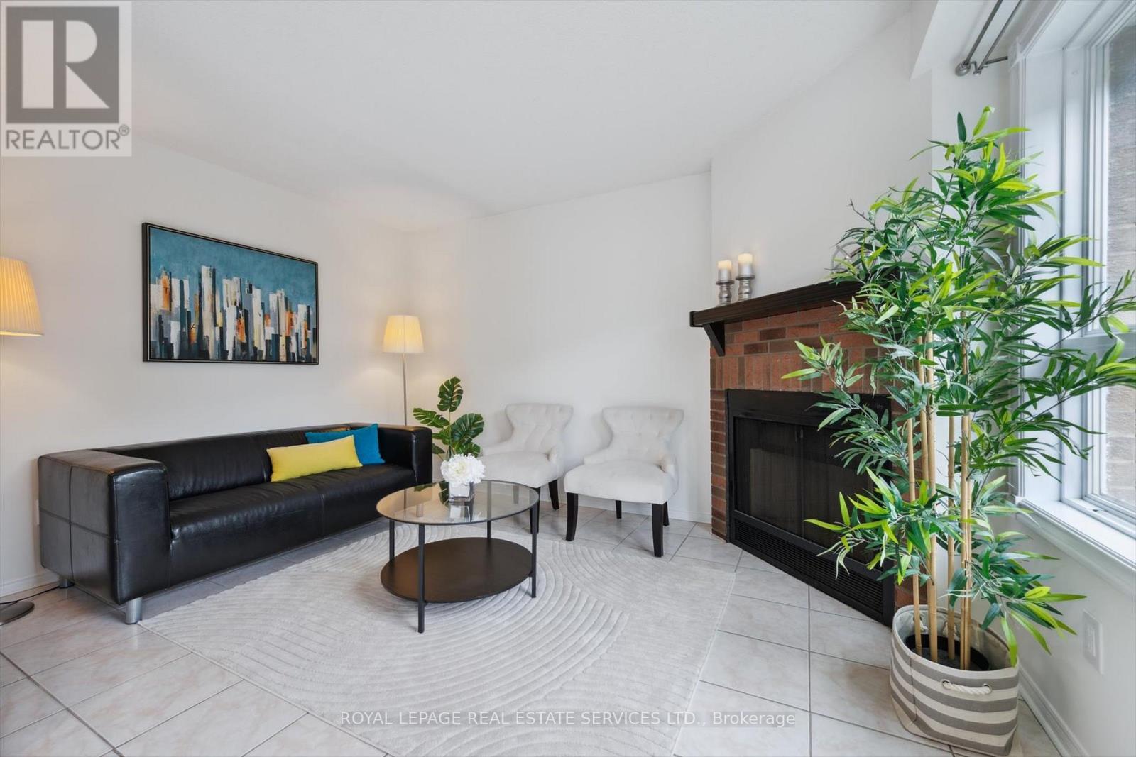 












930 BLIZZARD ROAD

,
Mississauga,




Ontario
L5V1T1

