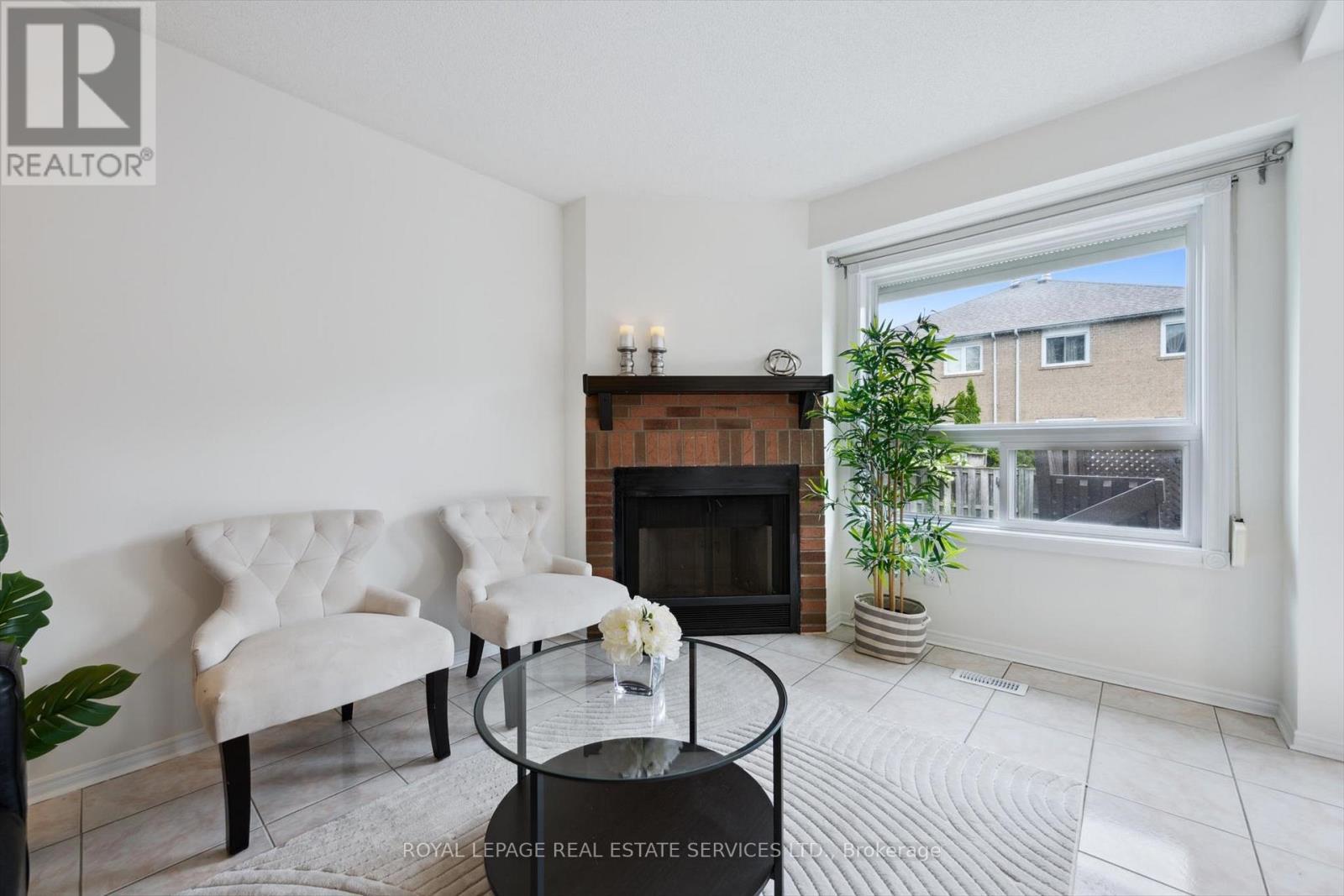 












930 BLIZZARD ROAD

,
Mississauga,




Ontario
L5V1T1

