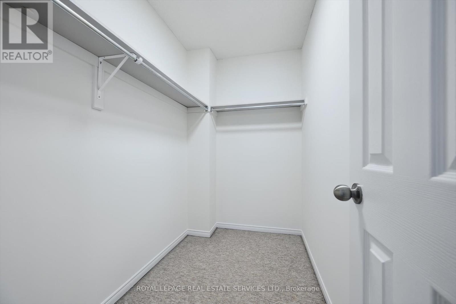 












930 BLIZZARD ROAD

,
Mississauga,




Ontario
L5V1T1

