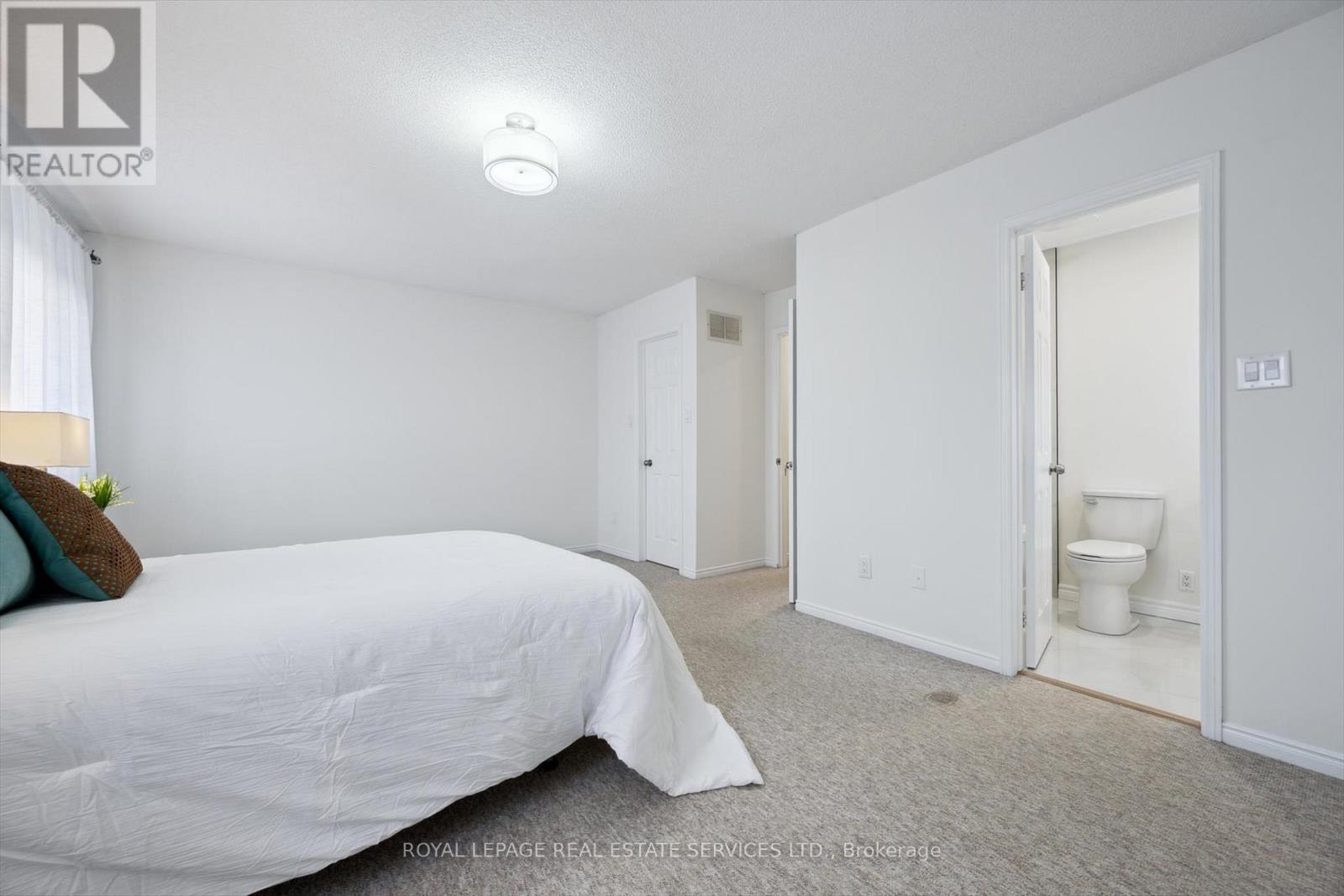 












930 BLIZZARD ROAD

,
Mississauga,




Ontario
L5V1T1

