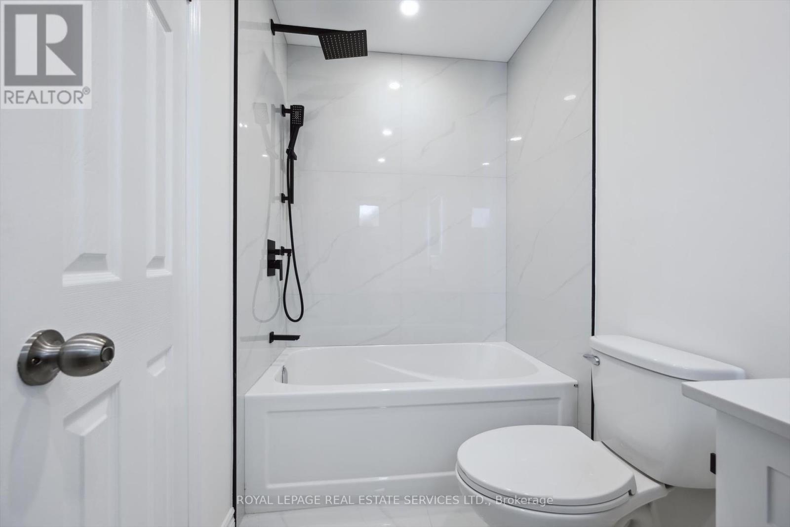 












930 BLIZZARD ROAD

,
Mississauga,




Ontario
L5V1T1

