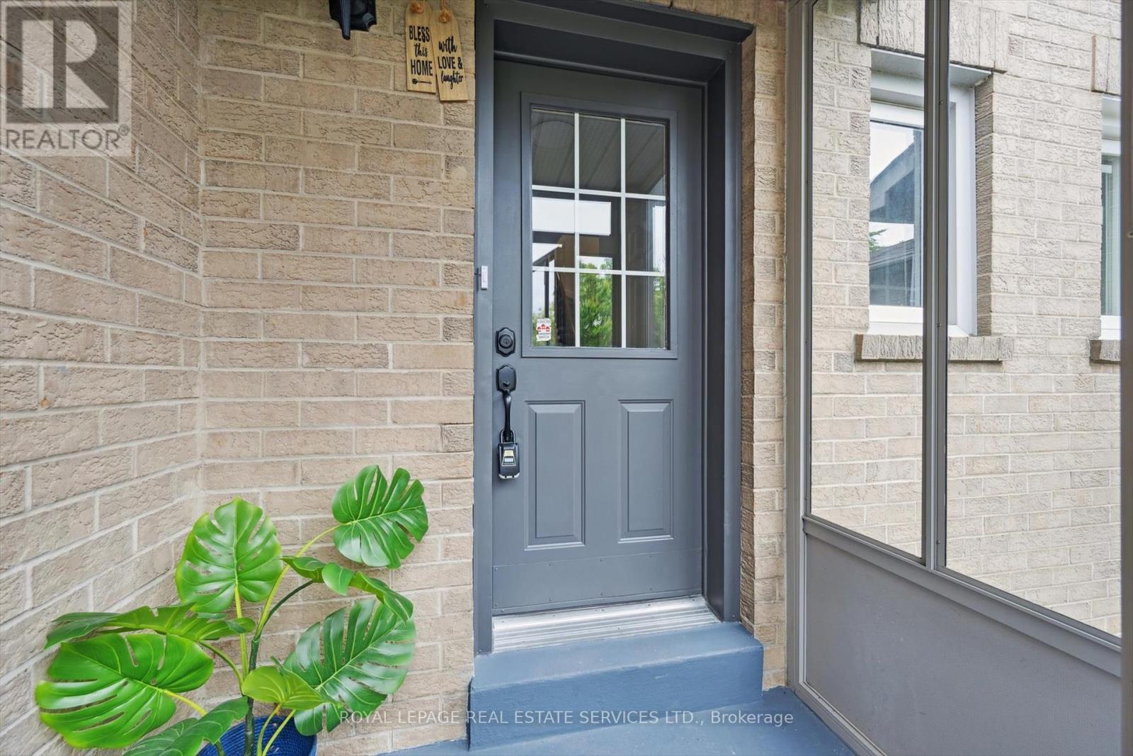 












930 BLIZZARD ROAD

,
Mississauga,




Ontario
L5V1T1

