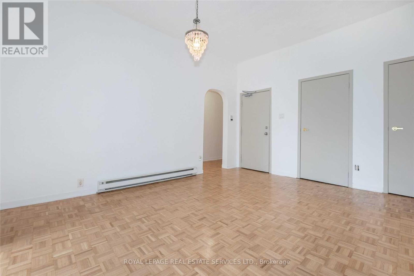












201 - 1530 KING STREET W

,
Toronto,




Ontario
M6K1J6

