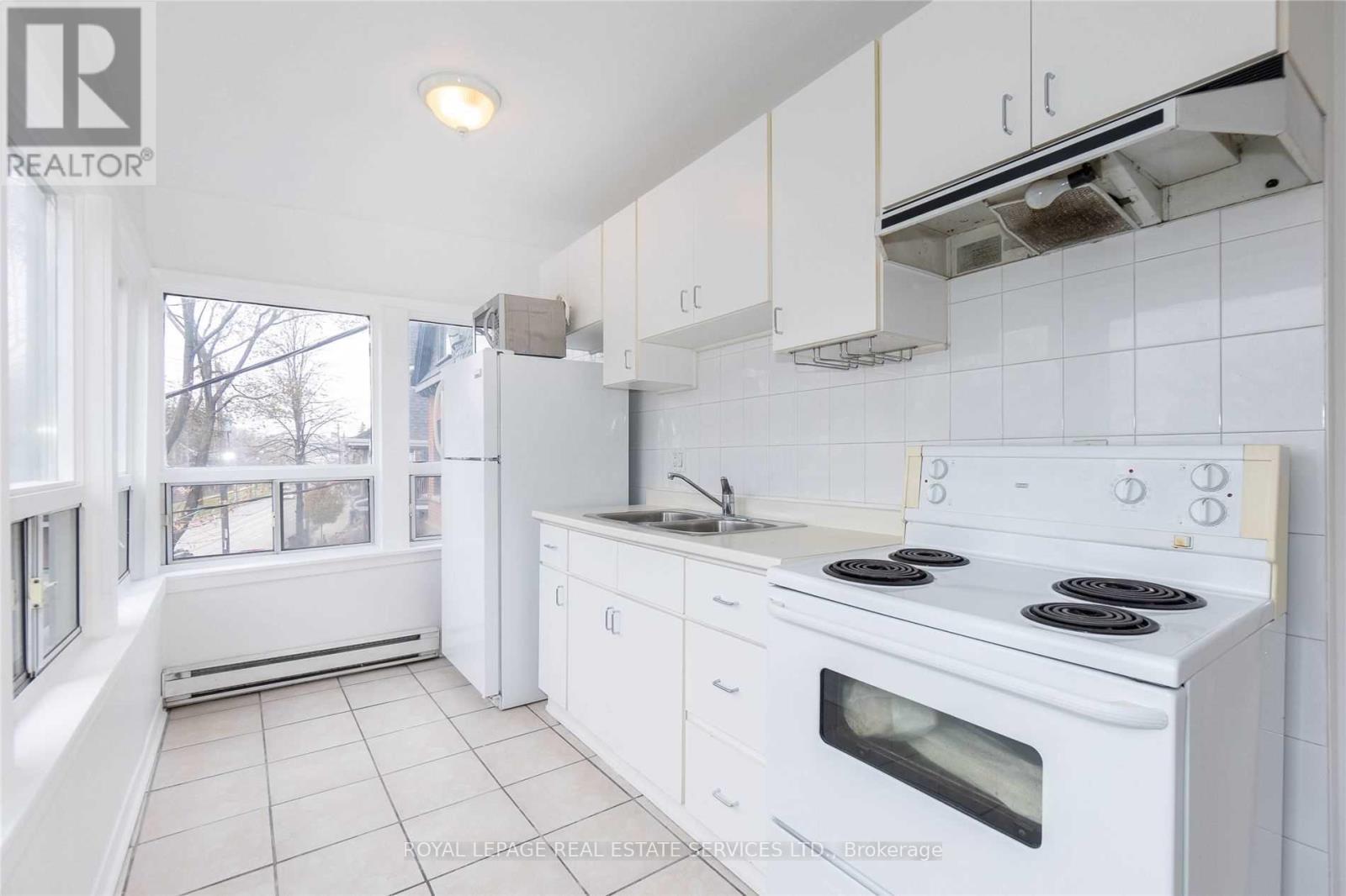 












201 - 1530 KING STREET W

,
Toronto,




Ontario
M6K1J6

