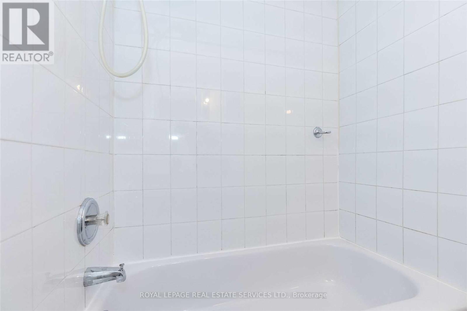 












201 - 1530 KING STREET W

,
Toronto,




Ontario
M6K1J6

