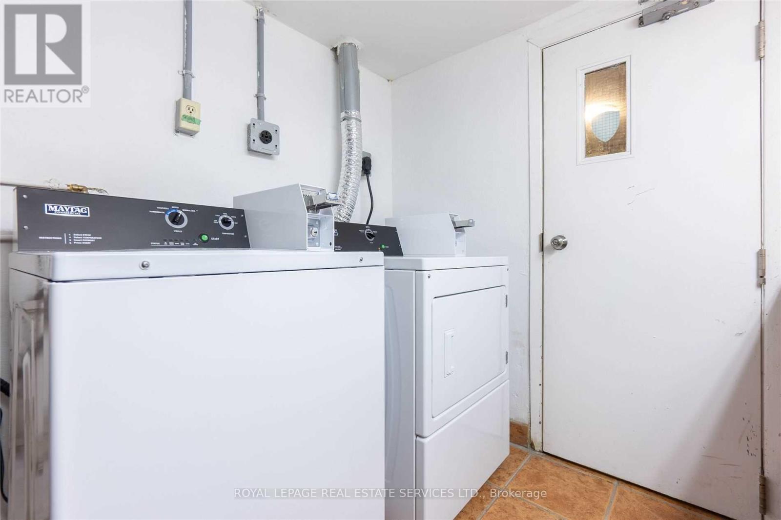 












201 - 1530 KING STREET W

,
Toronto,




Ontario
M6K1J6

