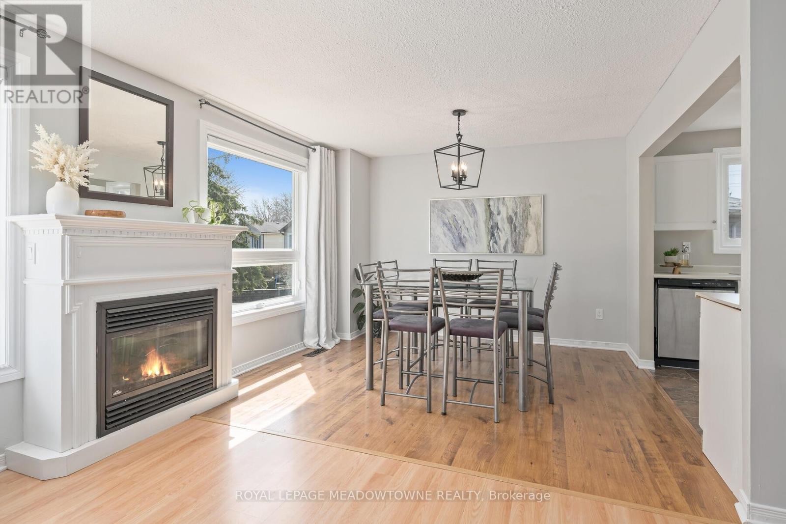 












338 WHITEHEAD CRESCENT

,
Caledon,




Ontario
L7E3Y4

