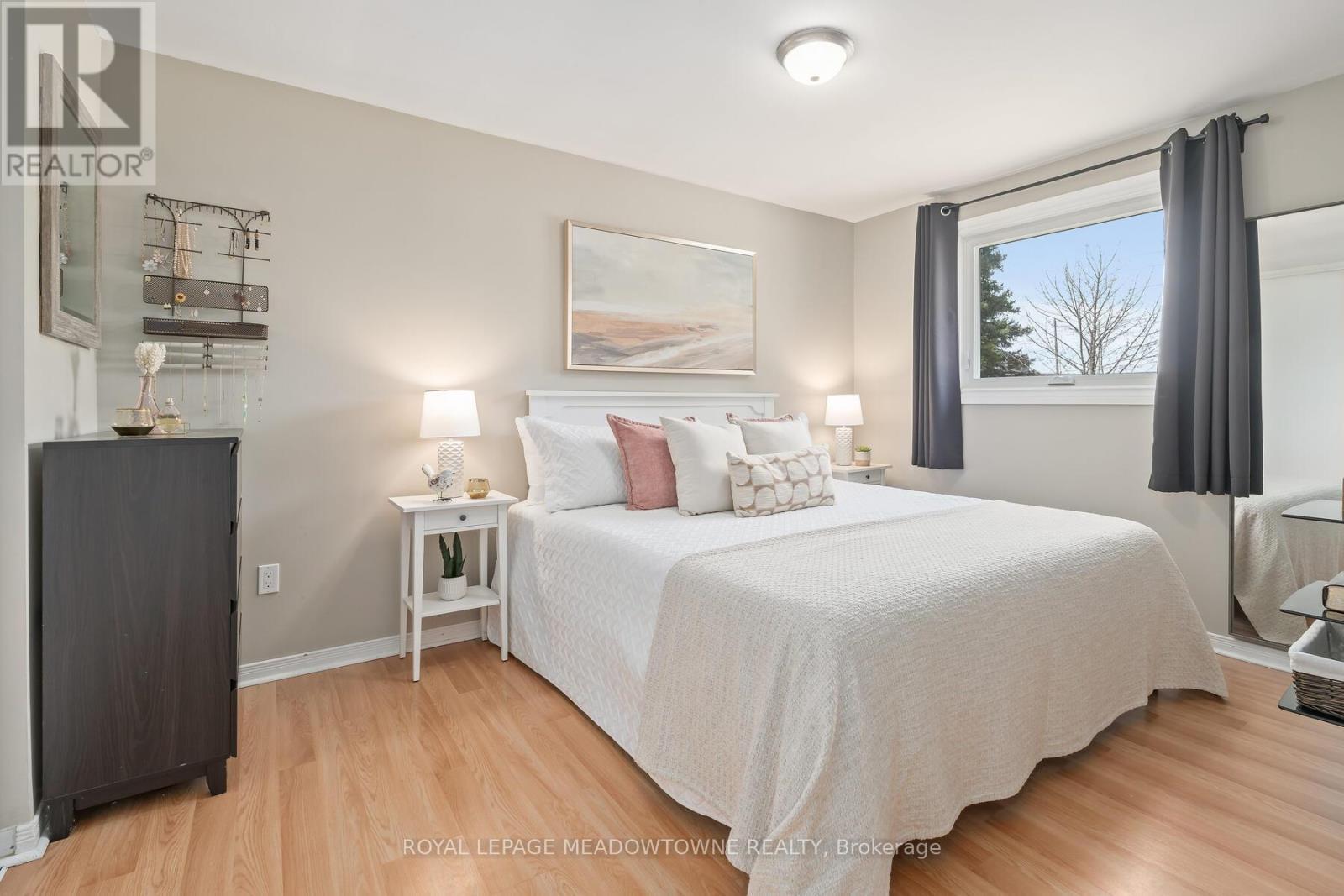 












338 WHITEHEAD CRESCENT

,
Caledon,




Ontario
L7E3Y4

