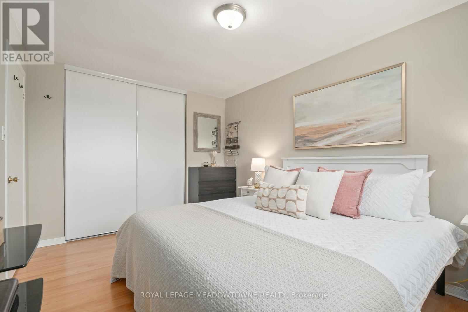 












338 WHITEHEAD CRESCENT

,
Caledon,




Ontario
L7E3Y4

