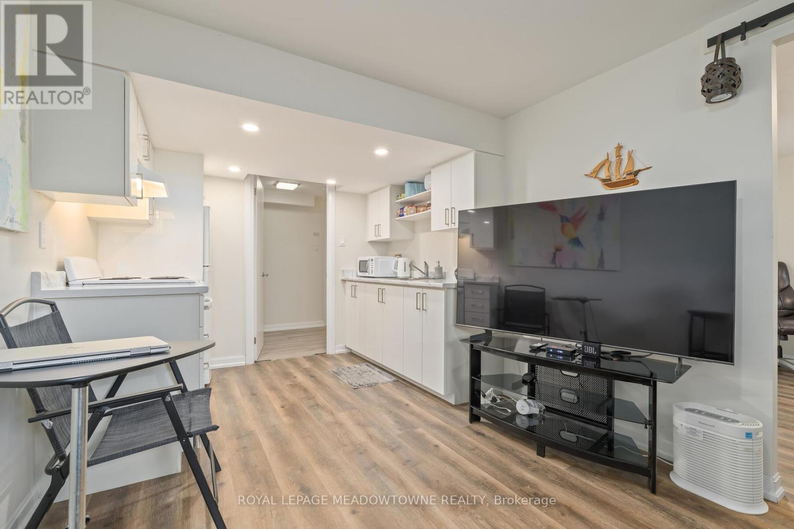 












338 WHITEHEAD CRESCENT

,
Caledon,




Ontario
L7E3Y4

