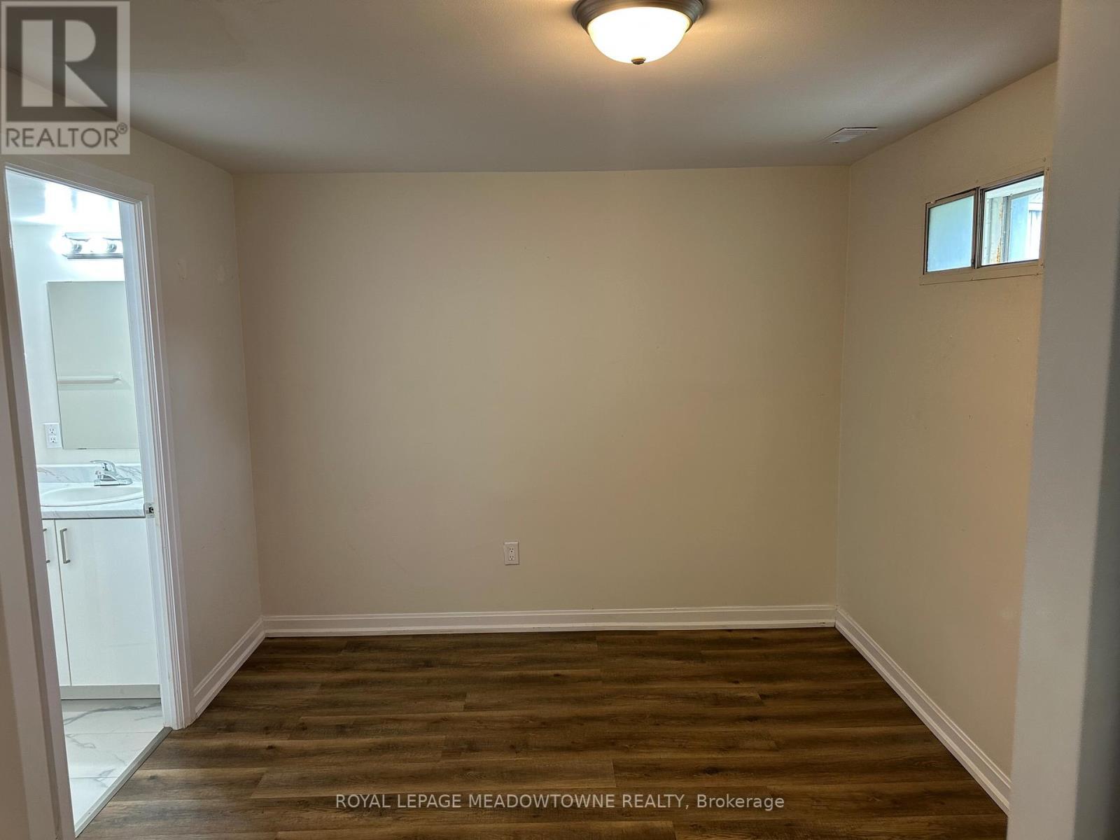 












338 WHITEHEAD CRESCENT

,
Caledon,




Ontario
L7E3Y4

