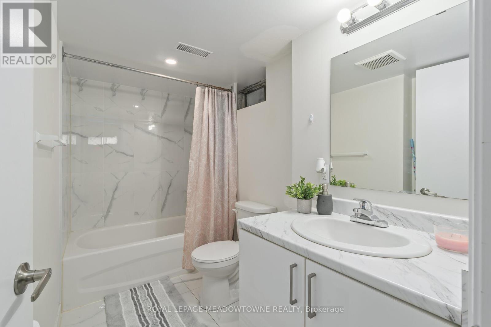 












338 WHITEHEAD CRESCENT

,
Caledon,




Ontario
L7E3Y4

