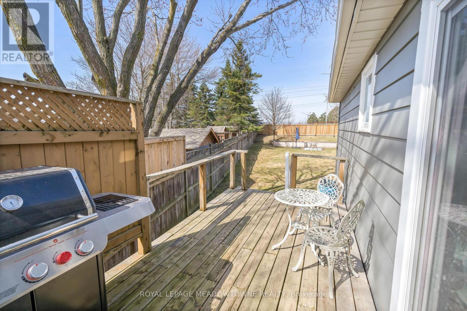 












338 WHITEHEAD CRESCENT

,
Caledon,




Ontario
L7E3Y4

