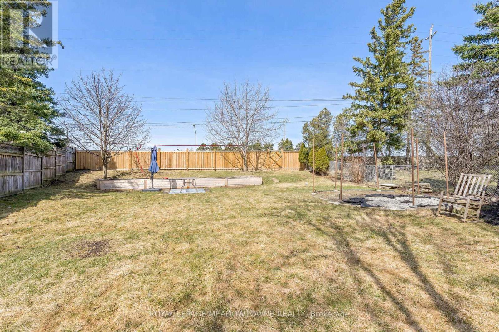 












338 WHITEHEAD CRESCENT

,
Caledon,




Ontario
L7E3Y4

