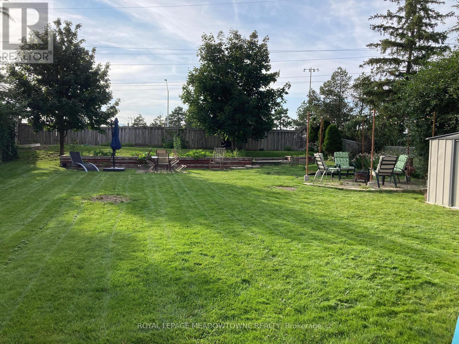 












338 WHITEHEAD CRESCENT

,
Caledon,




Ontario
L7E3Y4

