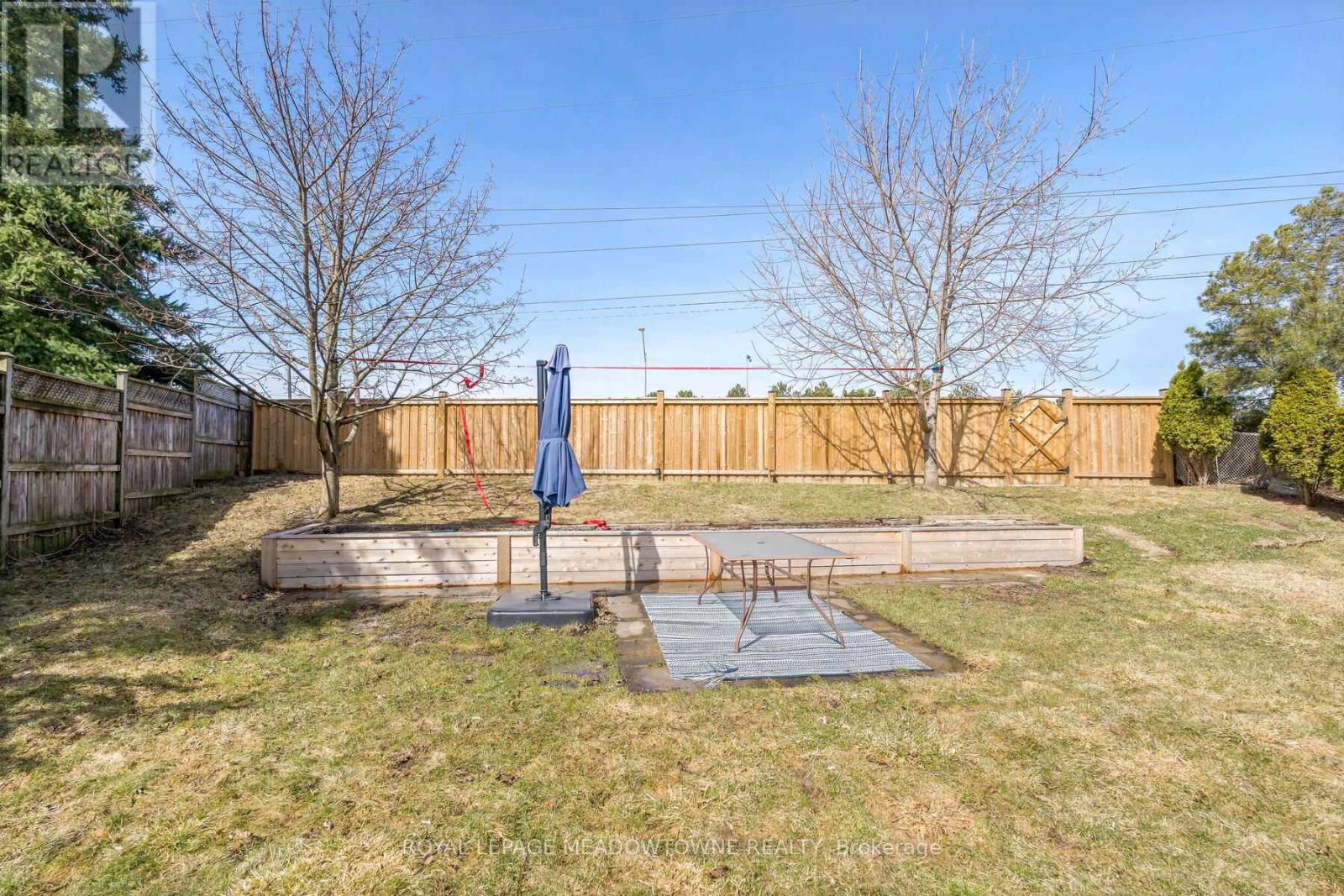 












338 WHITEHEAD CRESCENT

,
Caledon,




Ontario
L7E3Y4

