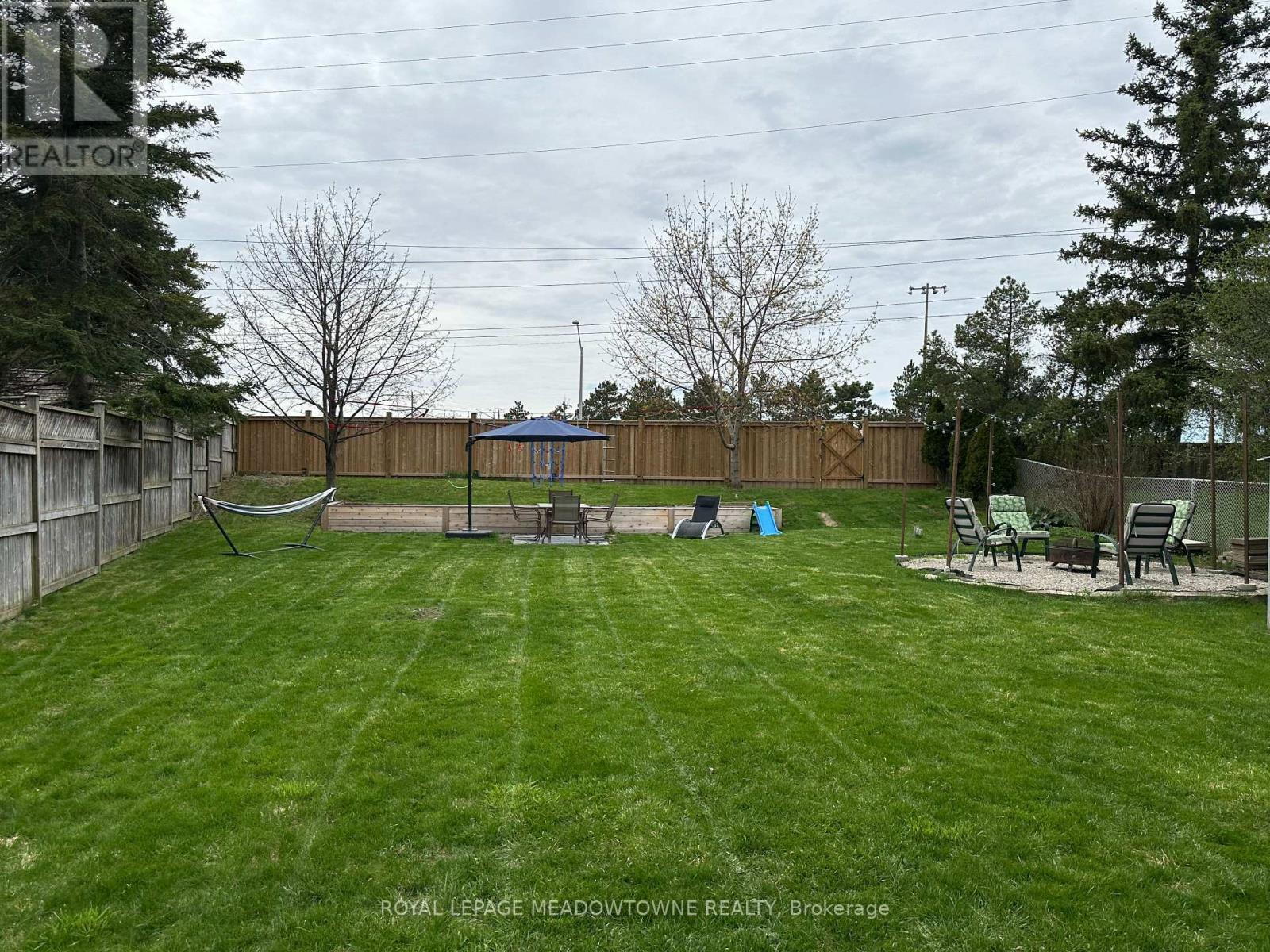 












338 WHITEHEAD CRESCENT

,
Caledon,




Ontario
L7E3Y4


