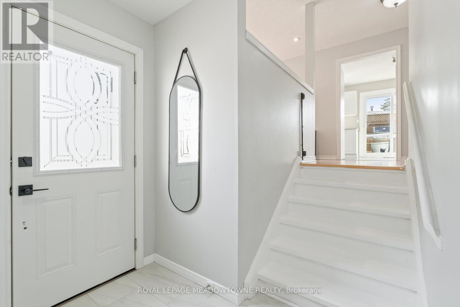 












338 WHITEHEAD CRESCENT

,
Caledon,




Ontario
L7E3Y4

