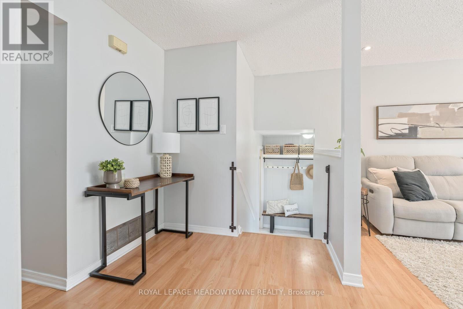 












338 WHITEHEAD CRESCENT

,
Caledon,




Ontario
L7E3Y4

