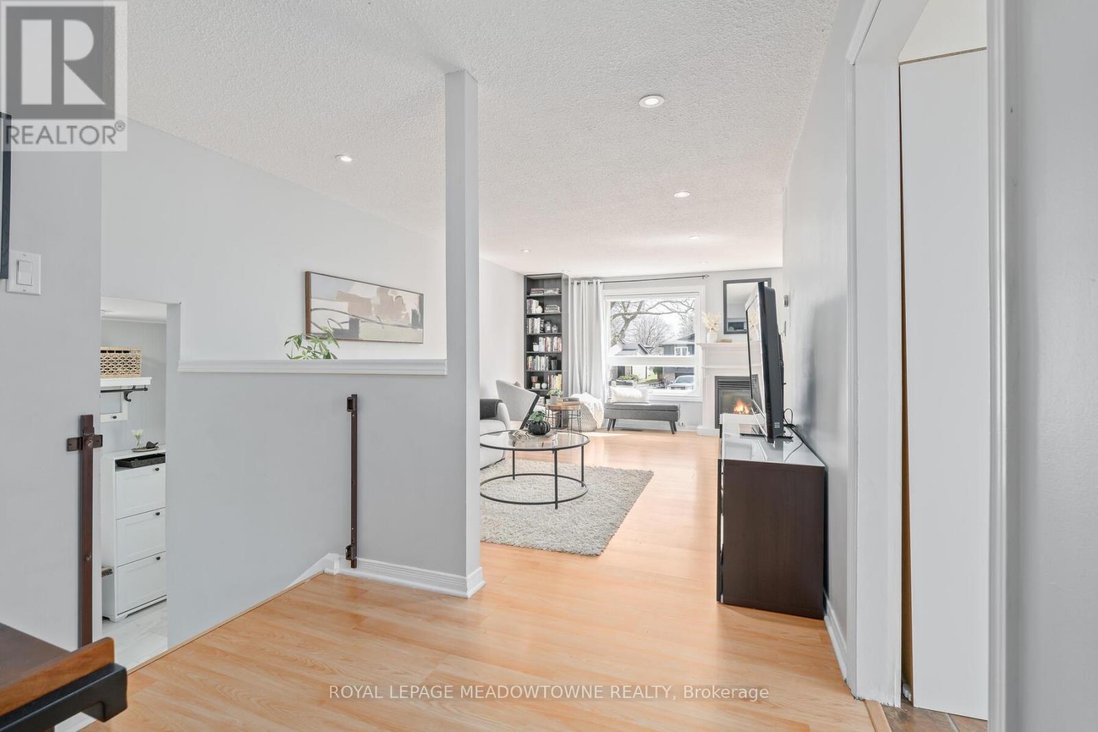 












338 WHITEHEAD CRESCENT

,
Caledon,




Ontario
L7E3Y4

