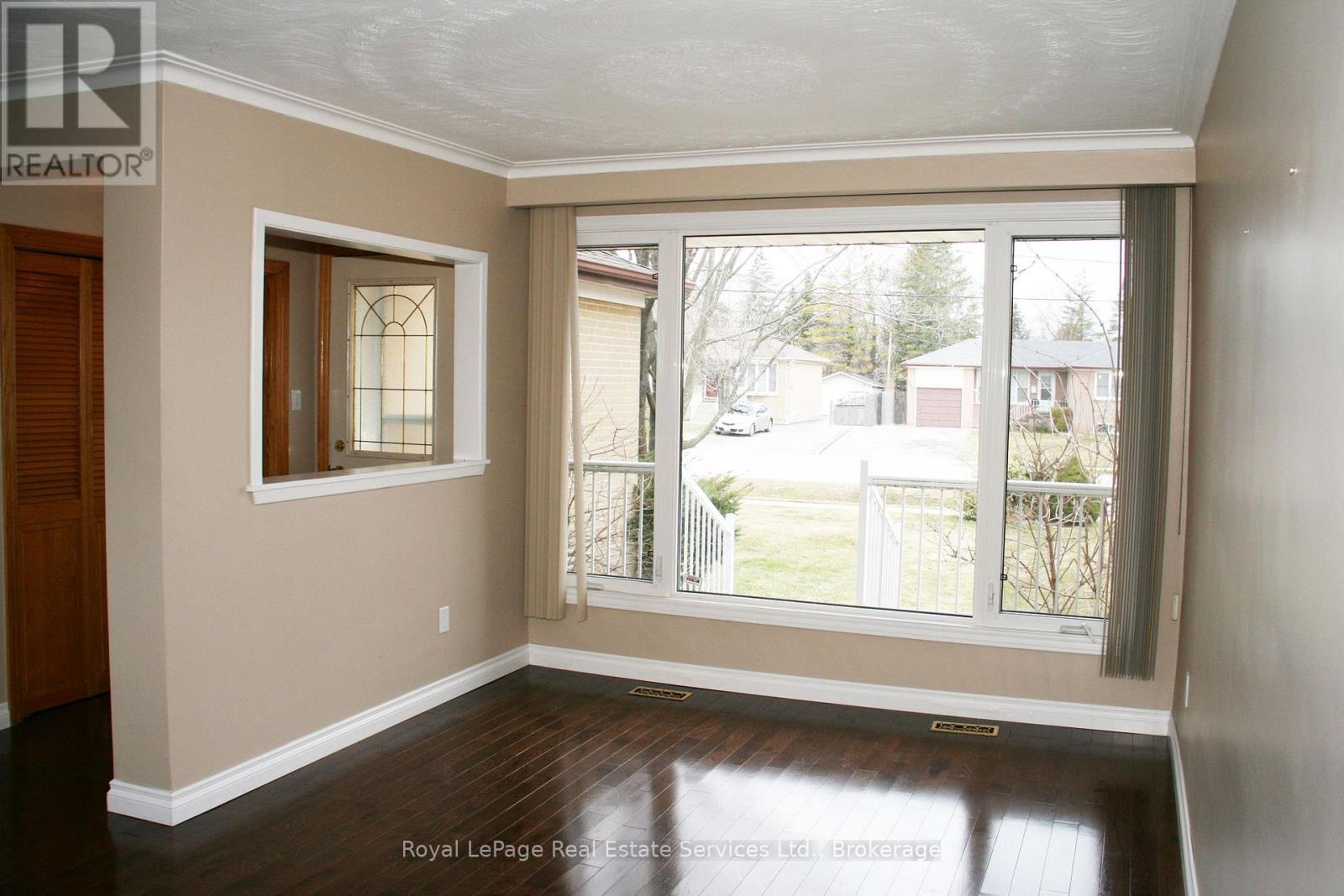 












2072 BRIDGE ROAD

,
Oakville (WO West),




Ontario
L6L2E9

