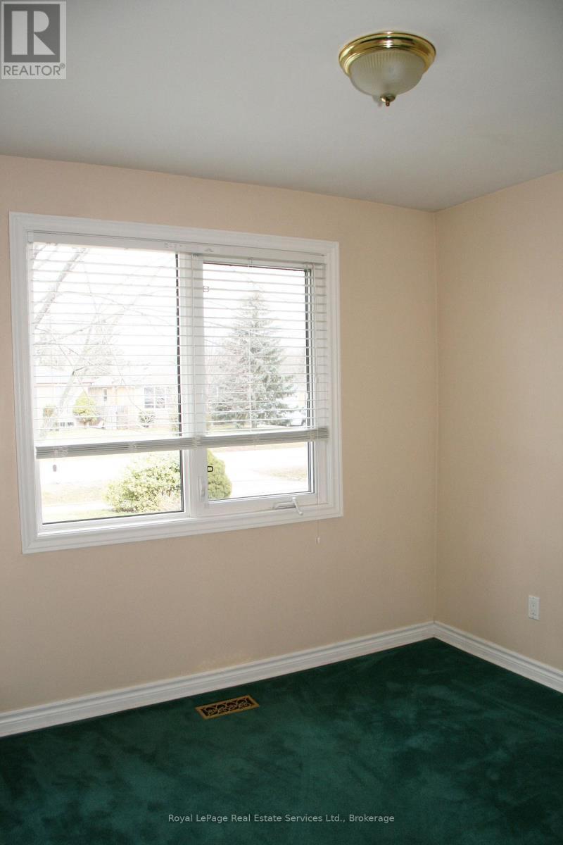 












2072 BRIDGE ROAD

,
Oakville (WO West),




Ontario
L6L2E9

