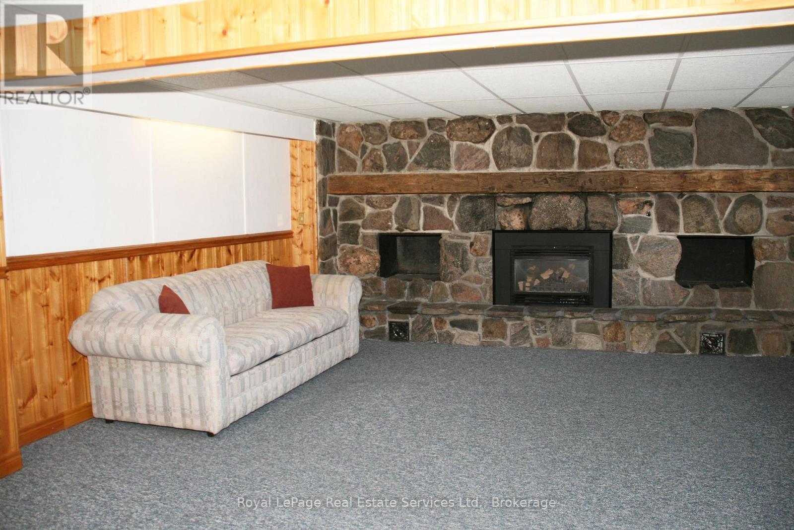 












2072 BRIDGE ROAD

,
Oakville (WO West),




Ontario
L6L2E9

