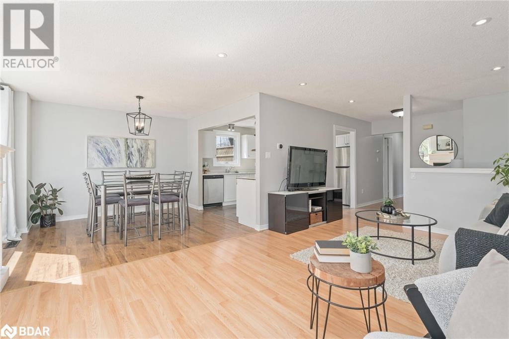 












338 WHITEHEAD Crescent

,
Bolton,




Ontario
L7E3Y4

