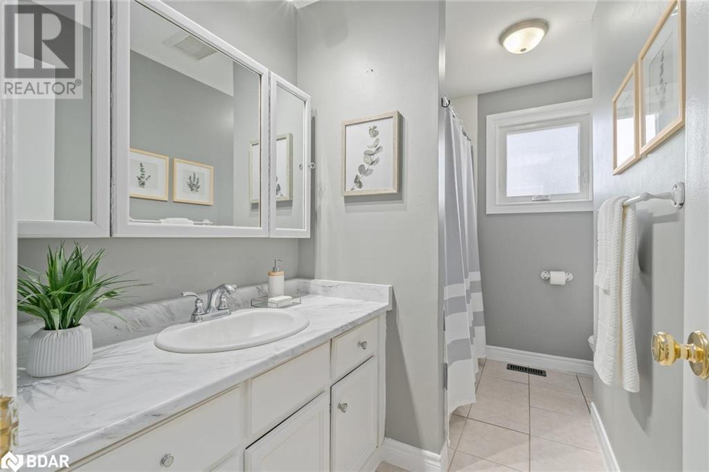 












338 WHITEHEAD Crescent

,
Bolton,




Ontario
L7E3Y4

