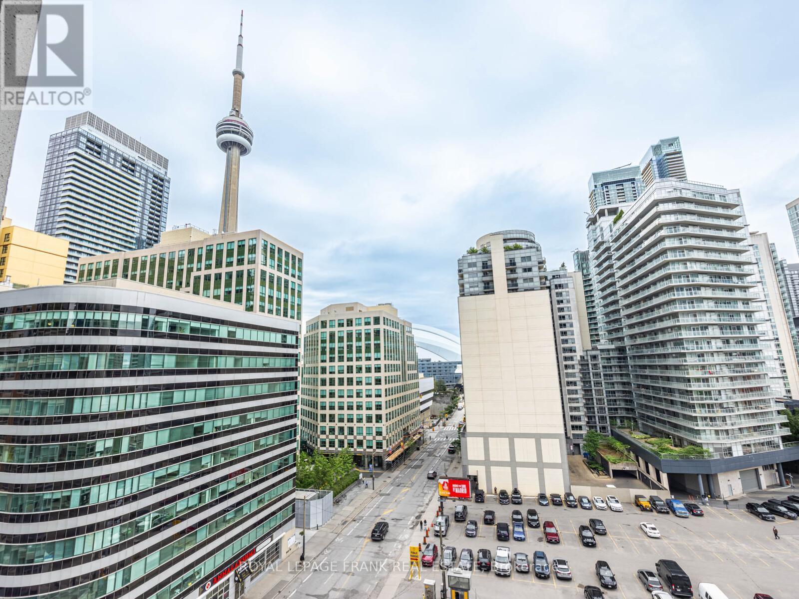 












914 - 36 BLUE JAYS WAY

,
Toronto (Waterfront Communities),




Ontario
M5V3T3


