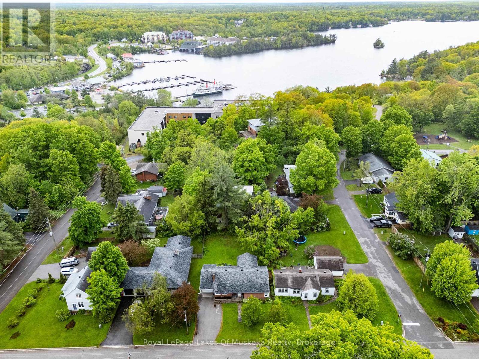 












555 SARAH STREET N

,
Gravenhurst (Muskoka (S)),




Ontario
P1P1E9


