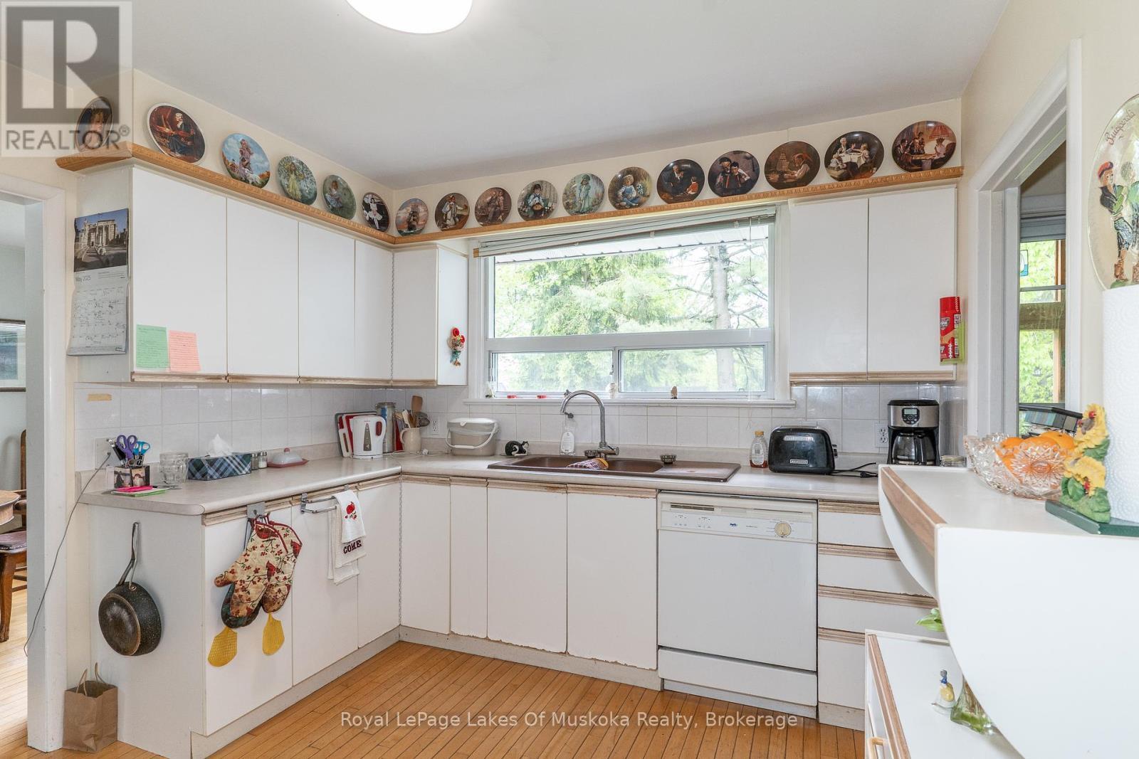 












555 SARAH STREET N

,
Gravenhurst (Muskoka (S)),




Ontario
P1P1E9

