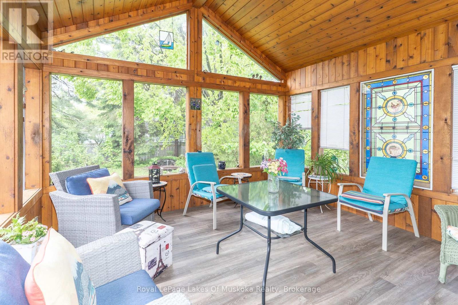 












555 SARAH STREET N

,
Gravenhurst (Muskoka (S)),




Ontario
P1P1E9

