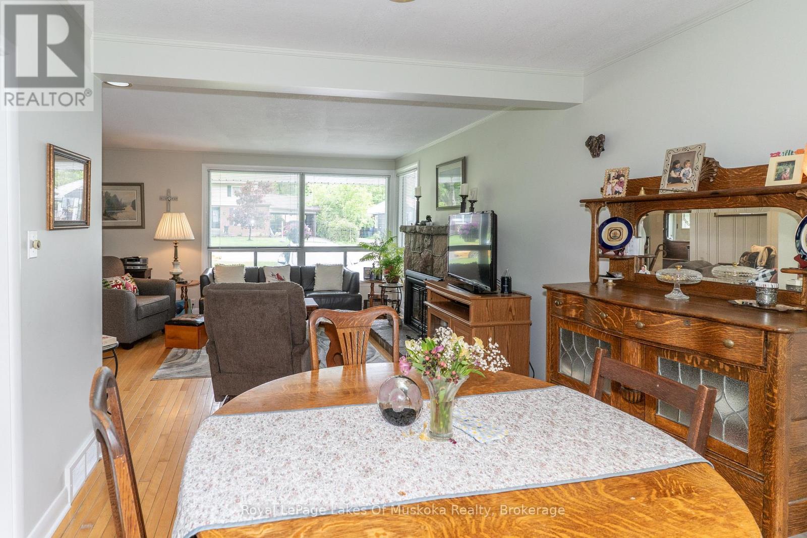 












555 SARAH STREET N

,
Gravenhurst (Muskoka (S)),




Ontario
P1P1E9


