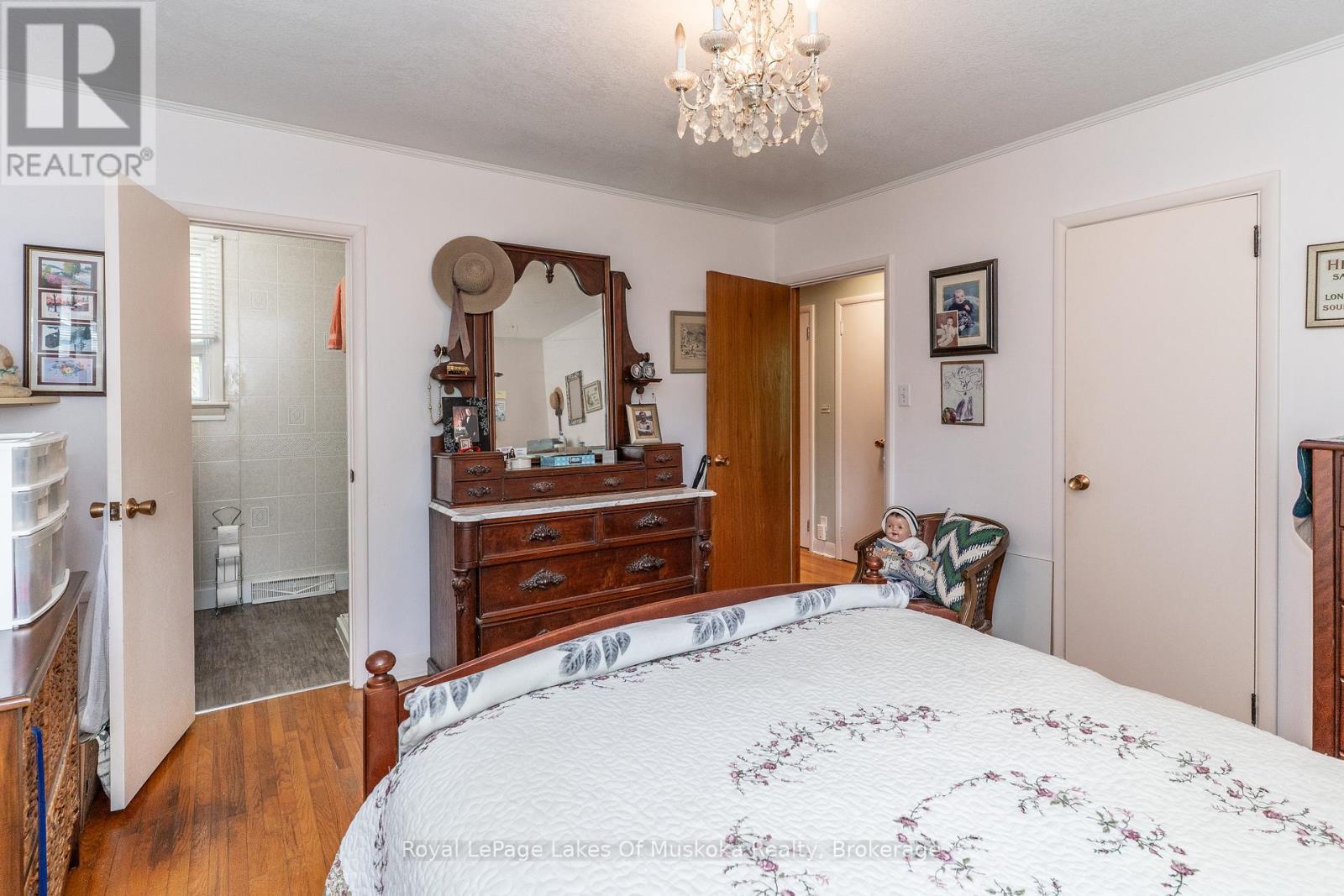 












555 SARAH STREET N

,
Gravenhurst (Muskoka (S)),




Ontario
P1P1E9

